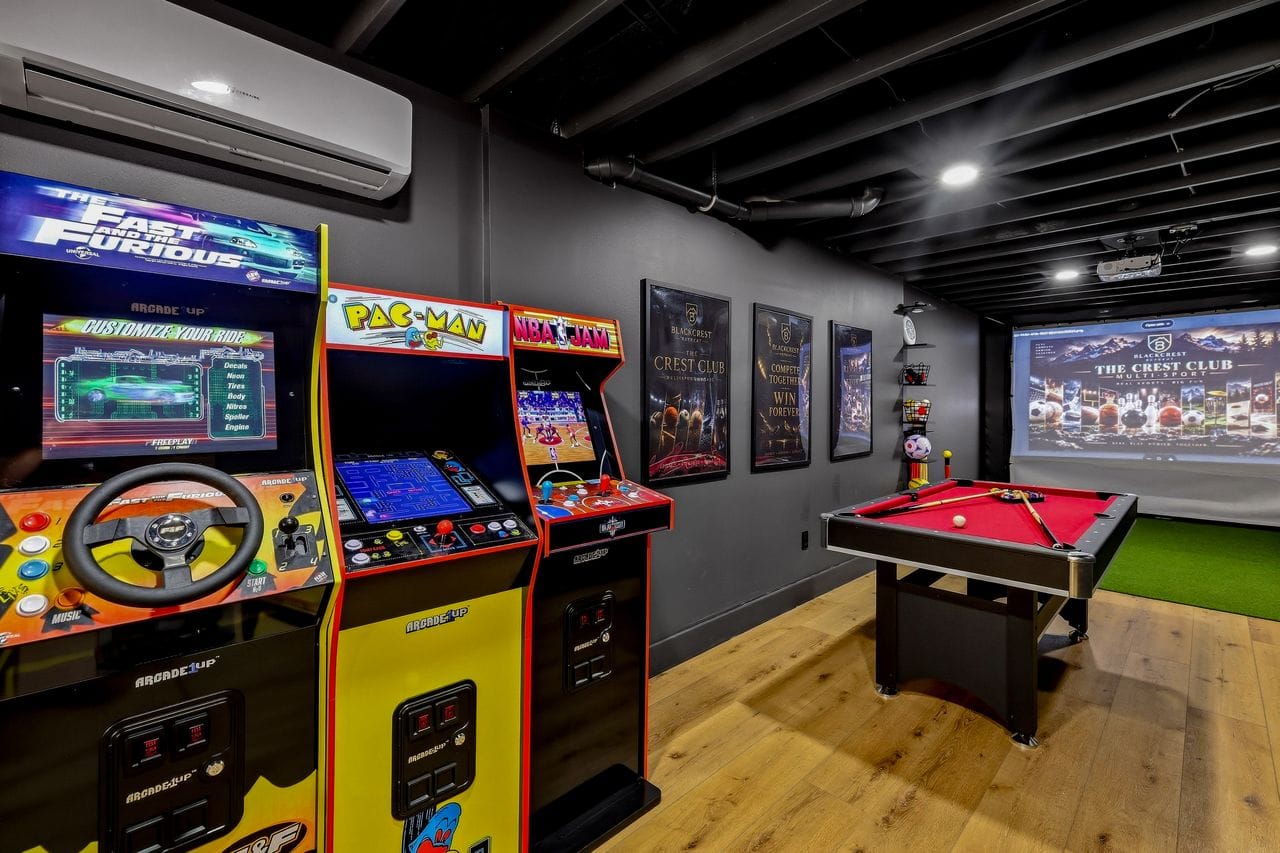 Crest Club game lounge