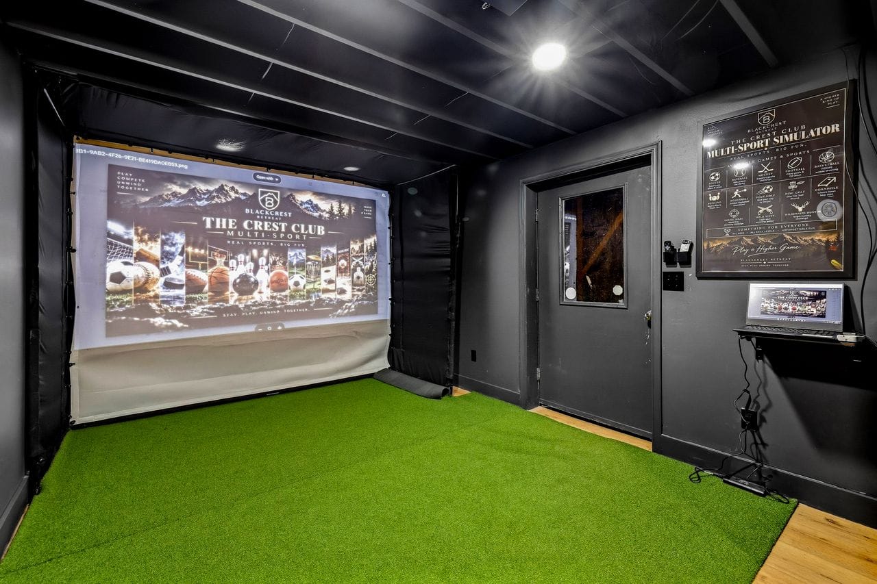 Crest Club game lounge