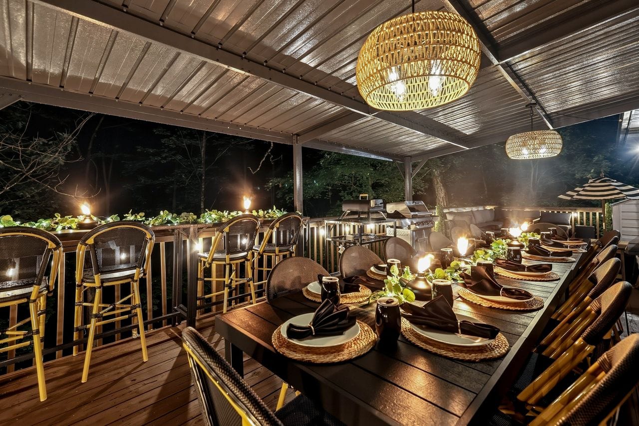 Covered upper deck dining under the pergola