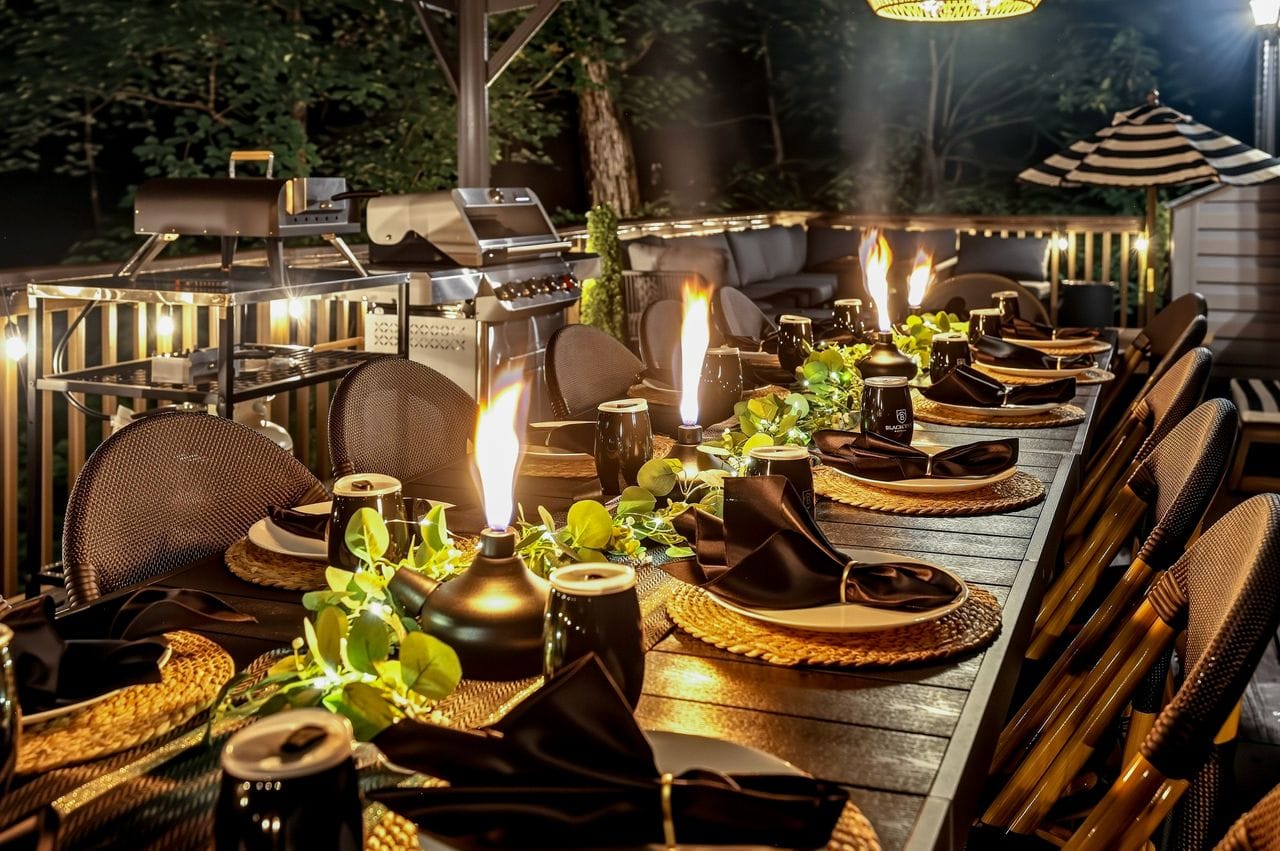 Covered upper deck dining under the pergola